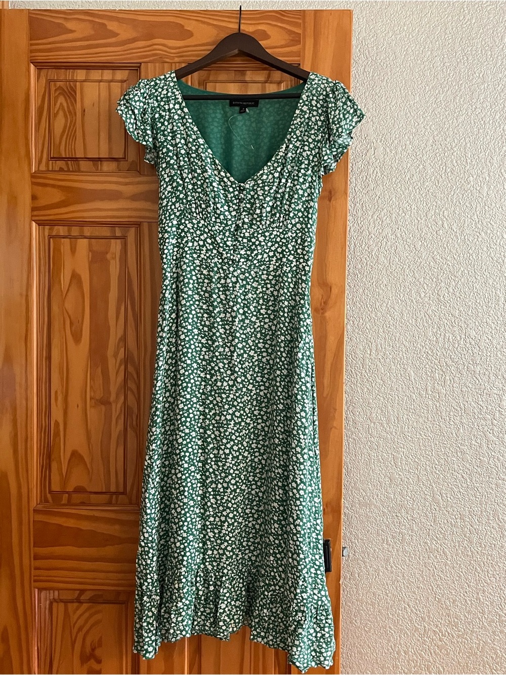 Banana Republic Green Floral V-Neck Midi Dress
